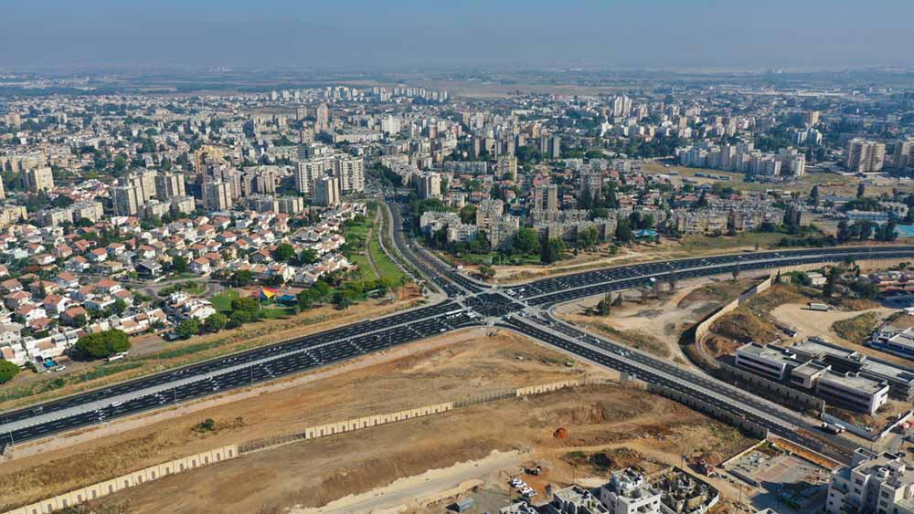עבודות להסדרת ורמזור צומת הציונות בכביש 40 אחיסמך - לוד