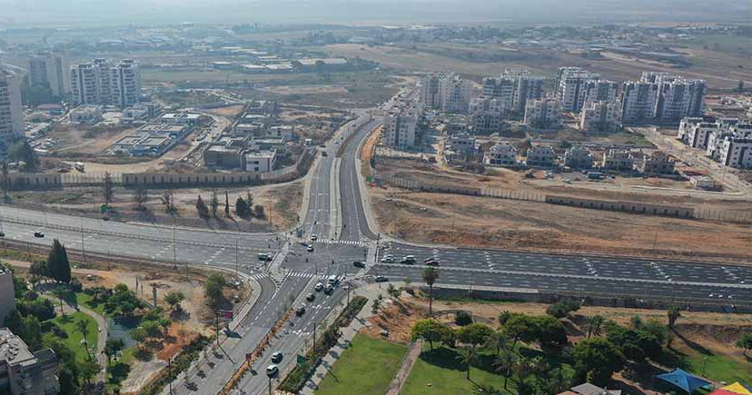 עבודות להסדרת ורמזור צומת הציונות בכביש 40 אחיסמך - לוד