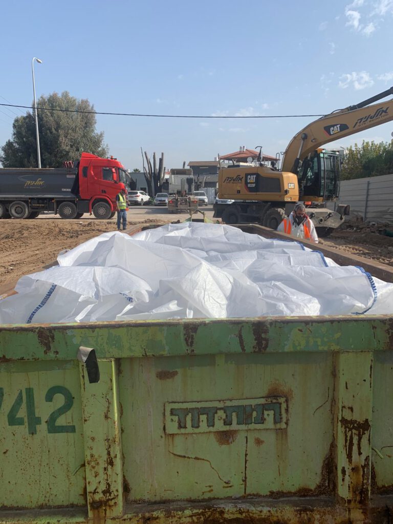 פינוי אסבסט ופסולת בניין שכונת הרכבת, לוד